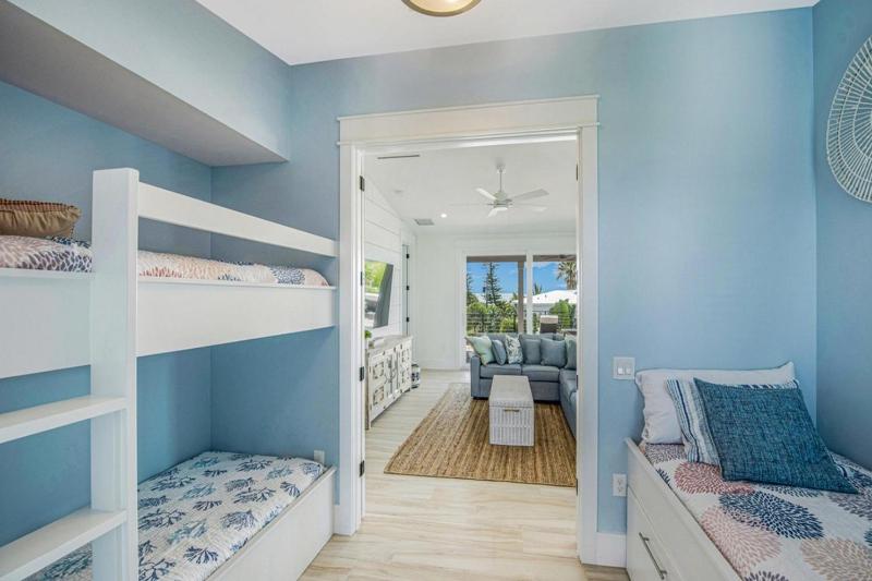 Sentimental Sunset - Pool & Spa Near Bean Point & Pine! by Anna Maria Life Vacation Rentals - image 8