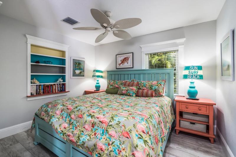 Starfish Cottage - 1 Block to the Beach! Heated Pool 4 King Beds by Anna Maria Life Vacation Rentals - image 11