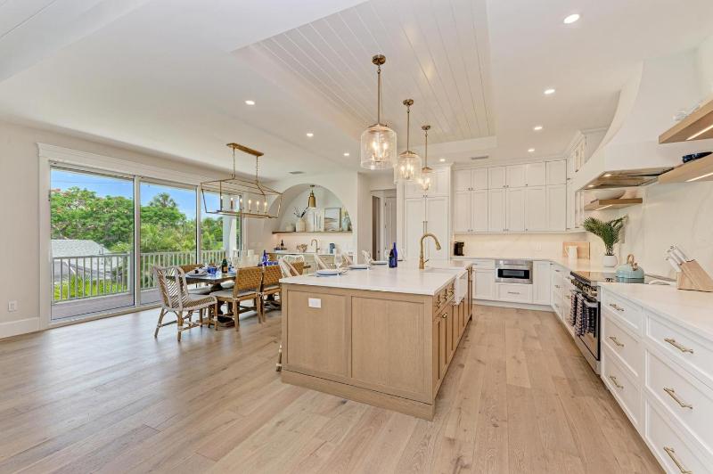 Sunsational - Roof Top Deck Games Pool & Spa by Anna Maria Life Vacation Rentals - image 12