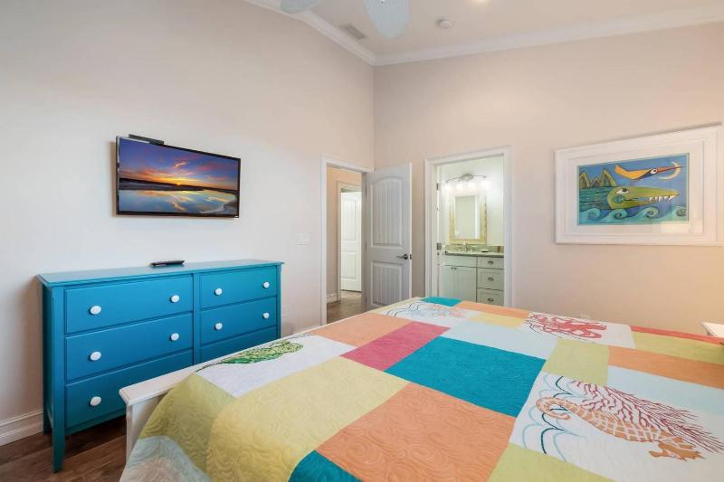 Surfs Up - 2 Blocks to Beach! Private Pool & Spa! by Anna Maria Life Vacation Rentals - image 35