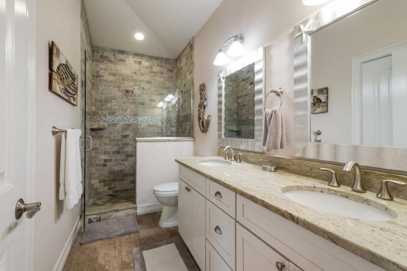 Surfs Up - 2 Blocks to Beach! Private Pool & Spa! by Anna Maria Life Vacation Rentals - image 37