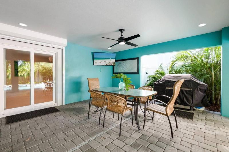 Tipsy Turtle - 2 Houses to Beach Pool by Anna Maria Life Vacation Rentals - image 16