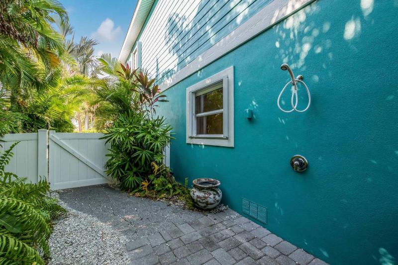 Tipsy Turtle - 2 Houses to Beach Pool by Anna Maria Life Vacation Rentals - image 10