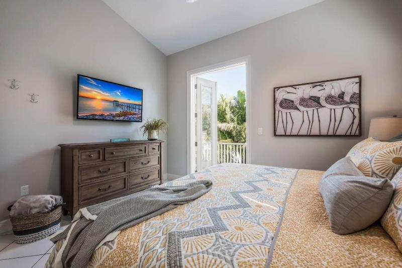 Tipsy Turtle - 2 Houses to Beach Pool by Anna Maria Life Vacation Rentals - image 13