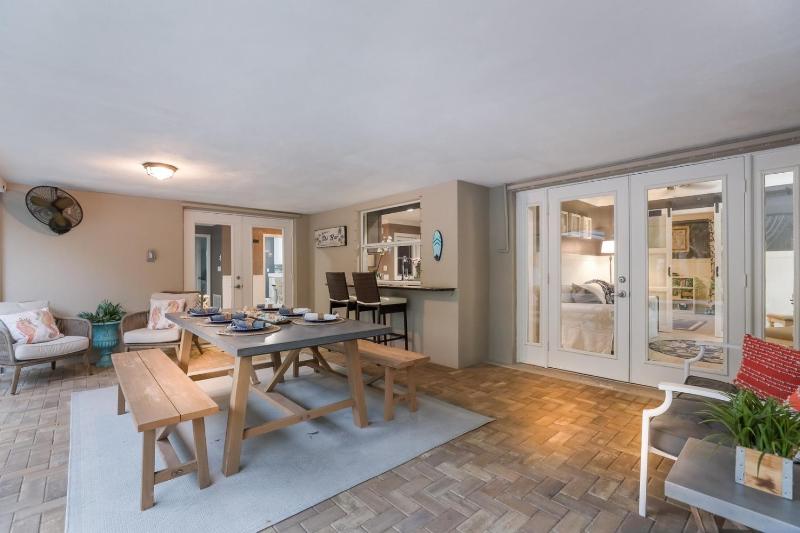 Tropical Tiki - Outdoor Oasis Tiki Hut Pool by Anna Maria Life Vacation Rentals - image 16