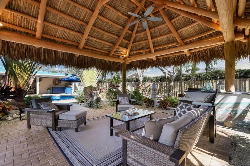 Tropical Tiki - Outdoor Oasis Tiki Hut Pool by Anna Maria Life Vacation Rentals - image 32