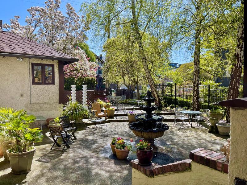 Cecil Bacon Manor - image 14