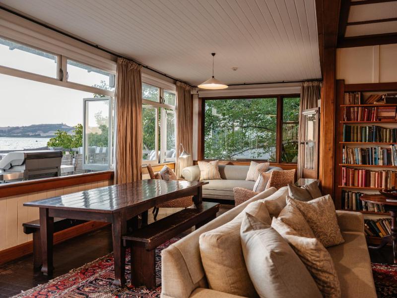 Greenwood Lodge- Lakefront With Mooring and Lawn - image 37