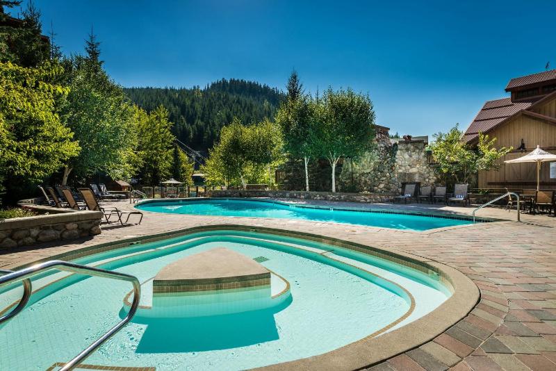 Legends Whistler by Lodging Ovations - image 47