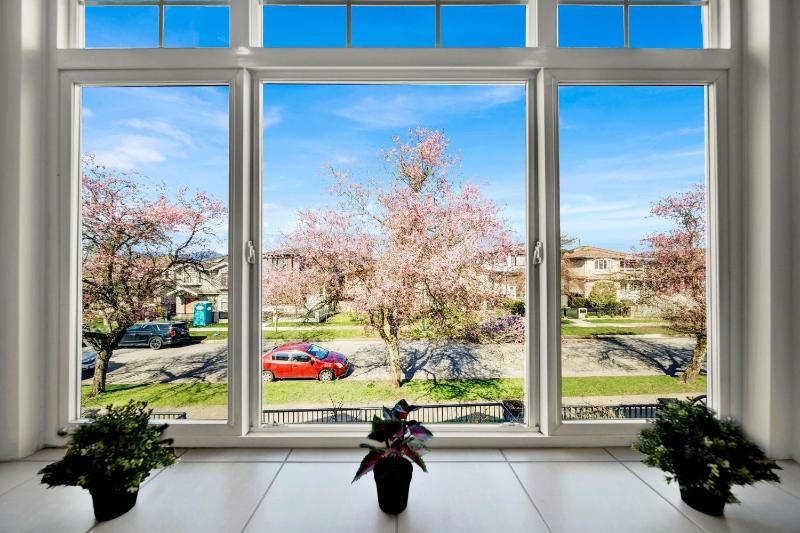 Three Bedroom home near YVR and SkyTrain downtown Vancouver - image 10