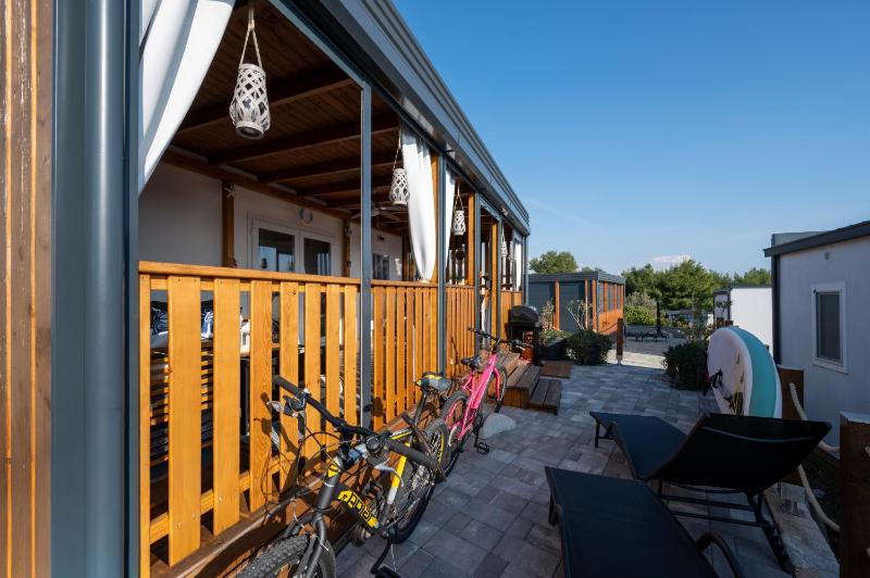 Apartments by the sea Pakostane Biograd - 25108 - image 22
