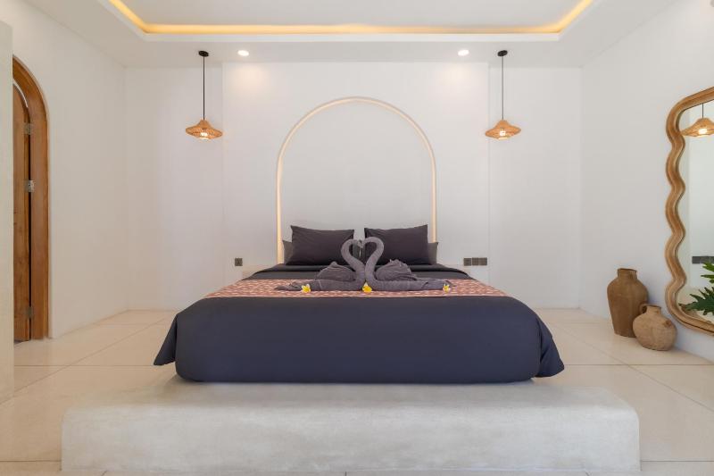 Chic 2BR Private Pool Villa in Canggu - image 10