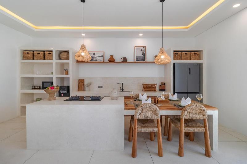 Chic 2BR Private Pool Villa in Canggu - image 45