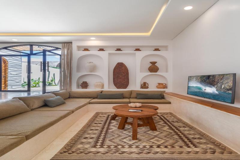 Chic 2BR Private Pool Villa in Canggu - image 41