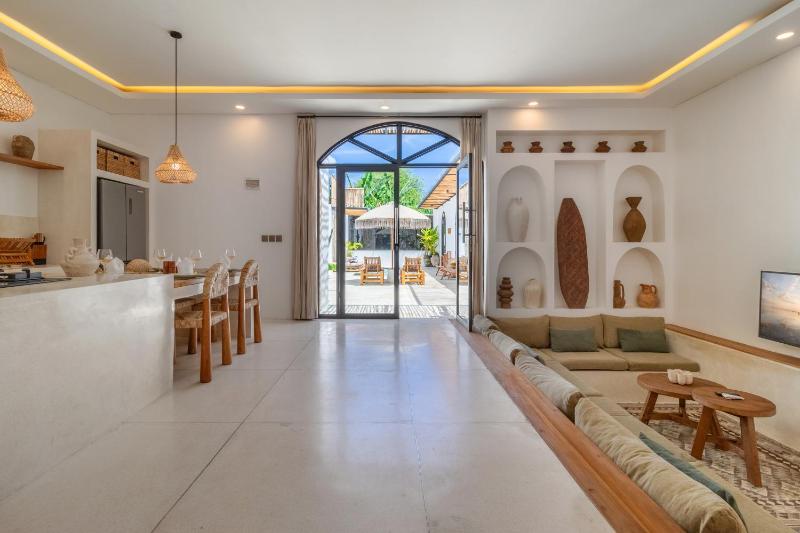 Chic 2BR Private Pool Villa in Canggu - image 4