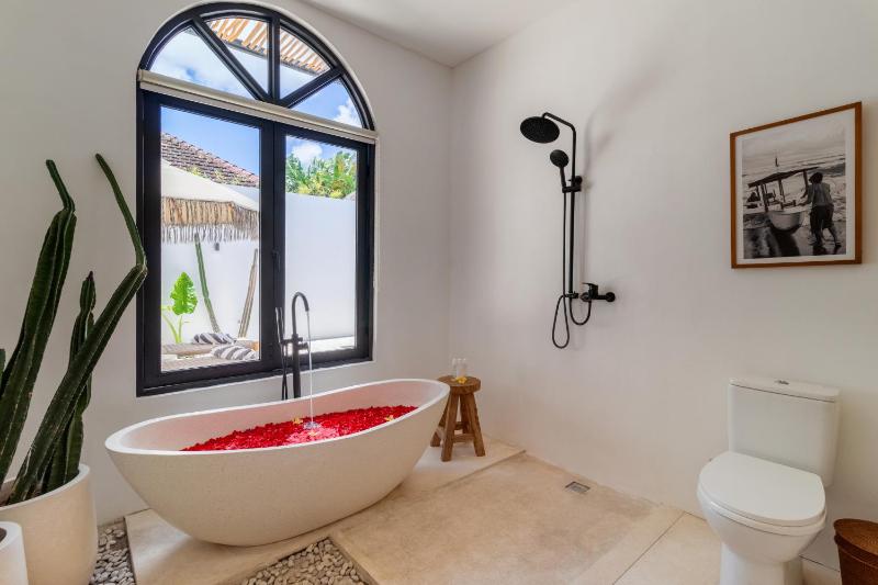 Chic 2BR Private Pool Villa in Canggu - image 26