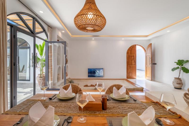 Chic 2BR Private Pool Villa in Canggu - image 27