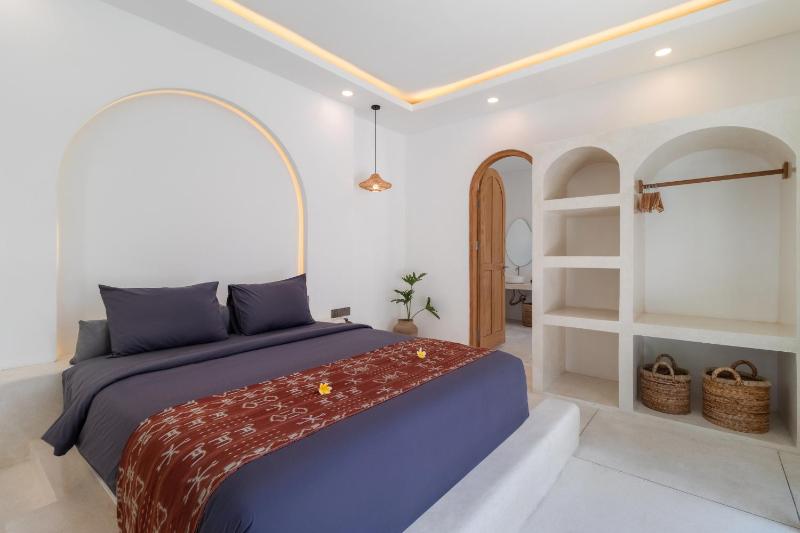 Chic 2BR Private Pool Villa in Canggu - image 19