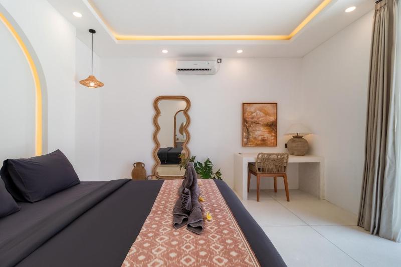 Chic 2BR Private Pool Villa in Canggu - image 18
