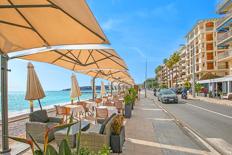 Holiday On The Sea - Seafront Apt - Happy Rentals - image 5