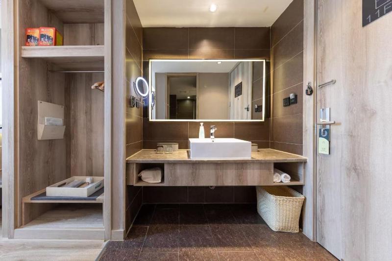 Atour Hotel Presidential Residence Nanjing - image 3