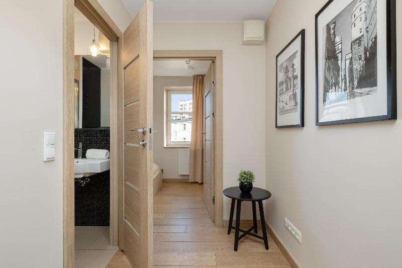 Funkcjonalne Apartamenty Blisko Zamku Książąt Pomorskich w Szczecinie by Noclegi Renters - image 26