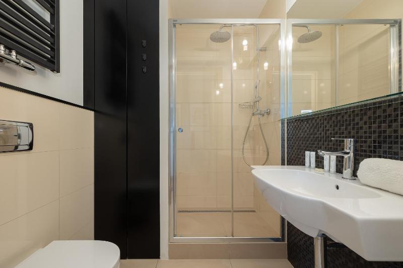 Funkcjonalne Apartamenty Blisko Zamku Książąt Pomorskich w Szczecinie by Noclegi Renters - image 3
