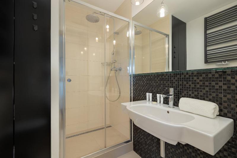 Funkcjonalne Apartamenty Blisko Zamku Książąt Pomorskich w Szczecinie by Noclegi Renters - image 24
