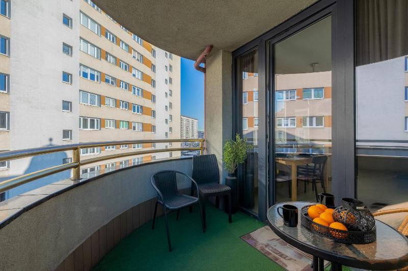 Funkcjonalne Apartamenty Blisko Zamku Książąt Pomorskich w Szczecinie by Noclegi Renters - image 14