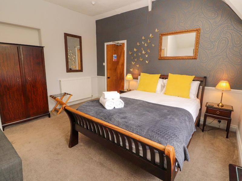 1 Park Road - image 32
