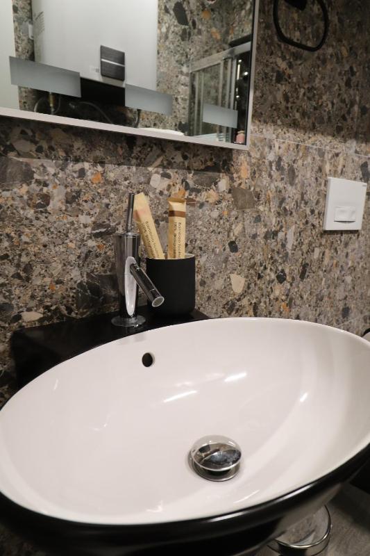 TIA Studio Apartment Lelcaj - image 9