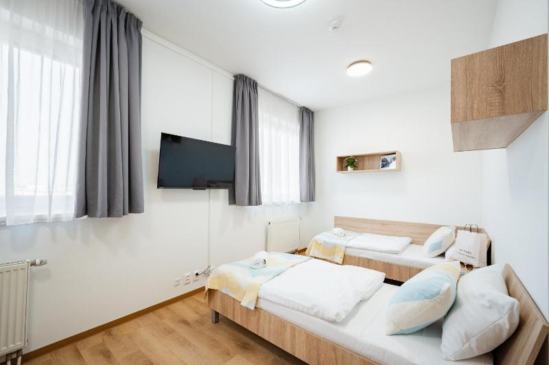 University Hotel - image 14