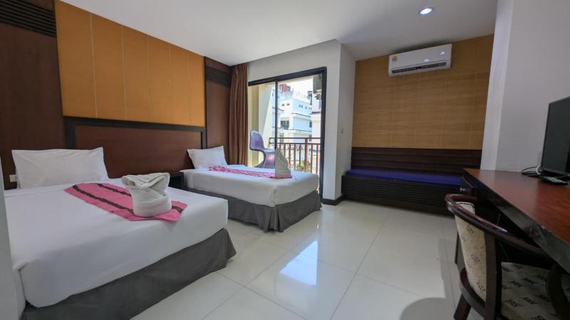 Chana Phuket Patong Hotel - image 9