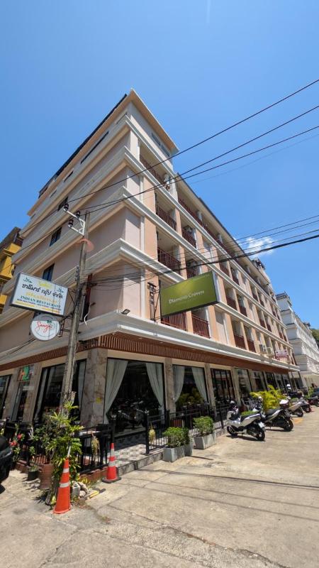 Chana Phuket Patong Hotel - image 1