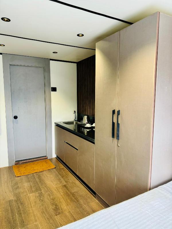 The Jade Highlands Mountain View Container Studio Room - image 31