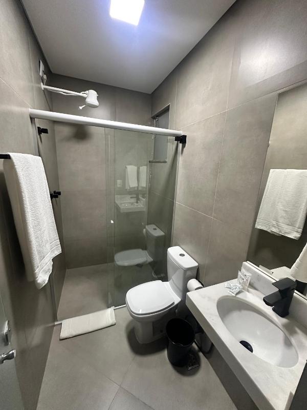B Hotel 888 hotéis - Próximo a Rodoviária e Praça Sete - image 12
