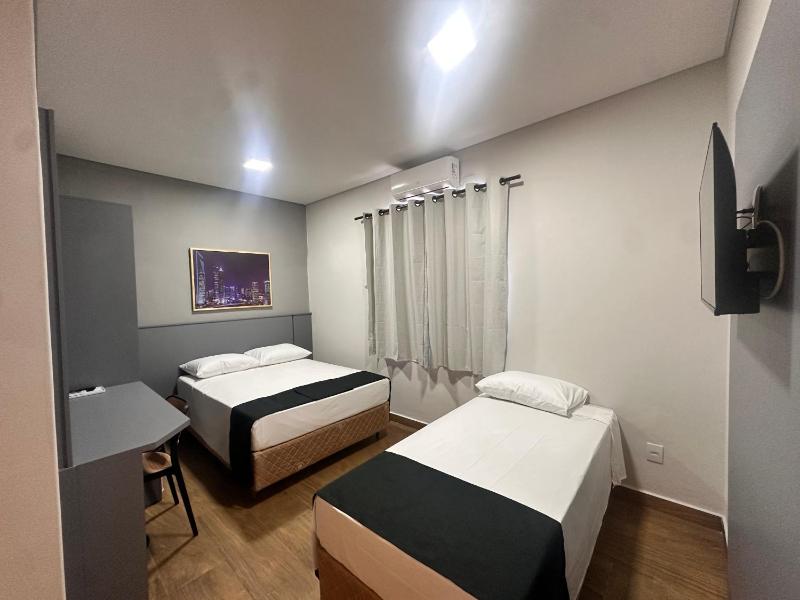 B Hotel 888 hotéis - Próximo a Rodoviária e Praça Sete - image 26