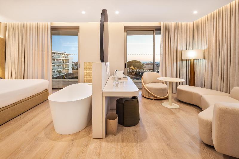Castelo Suites Hotel - image 36