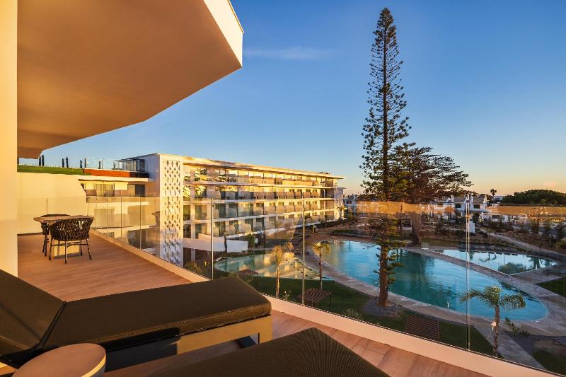 Castelo Suites Hotel - image 35