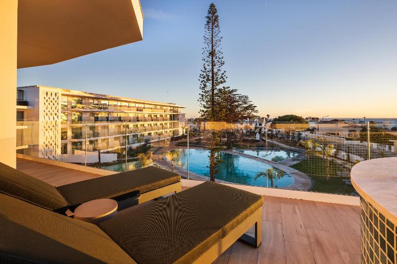 Castelo Suites Hotel - image 42