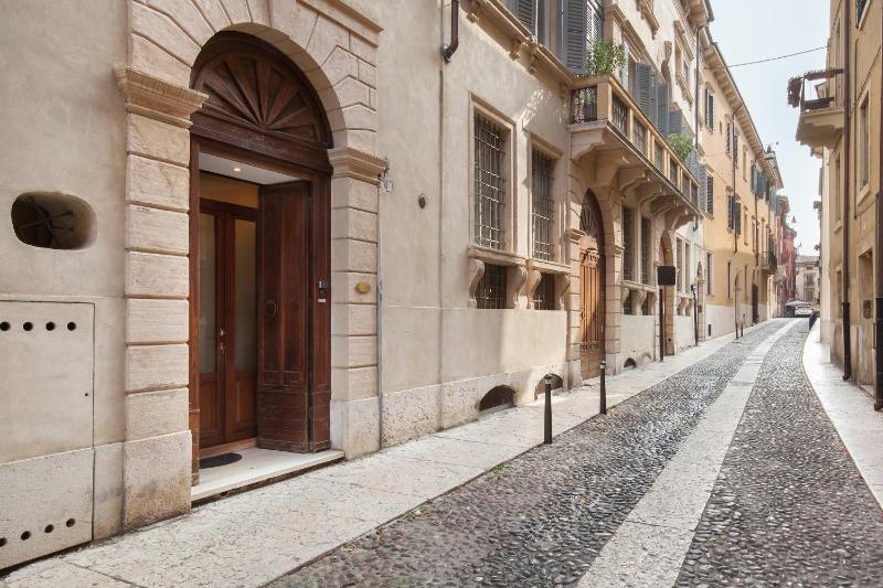 Verincanto Suite In old Verona Downtown - image 4