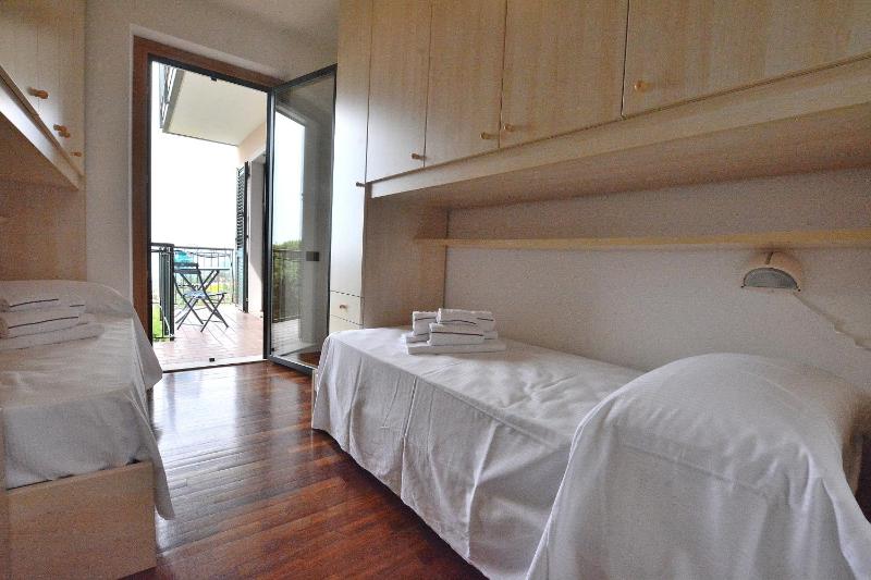 Apartment Montegolo Four With Pool And Lake View - image 9