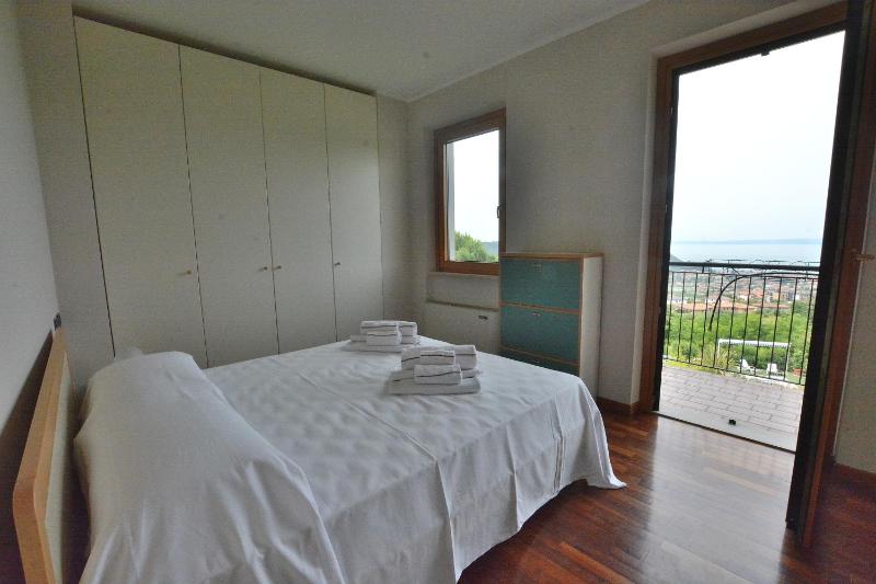 Apartment Montegolo Four With Pool And Lake View - image 17