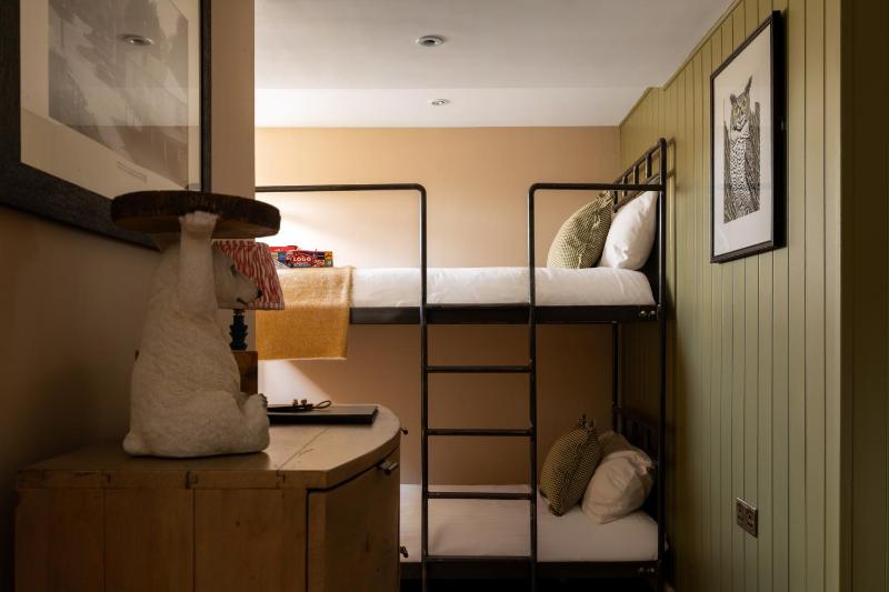 The White Hart - image 40