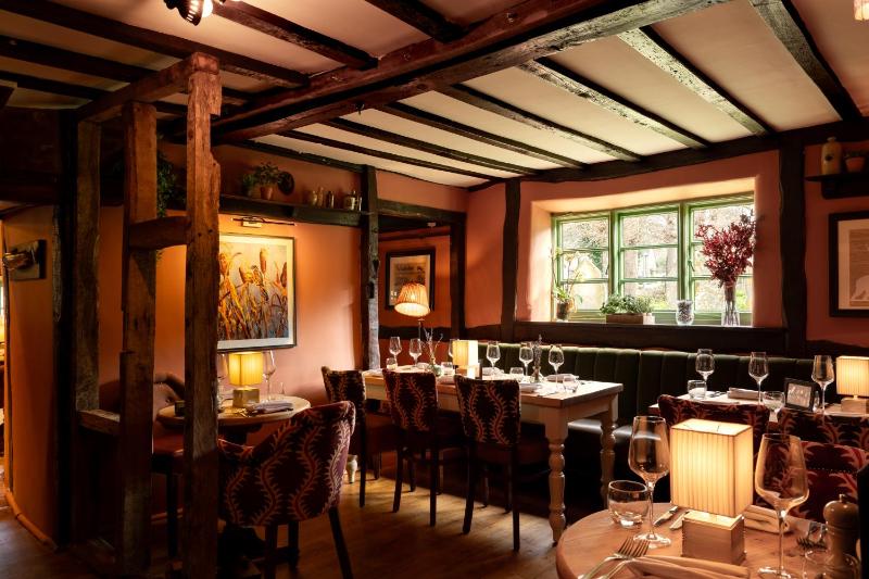 The White Hart - image 28