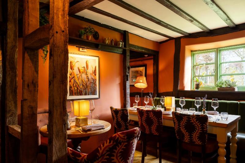 The White Hart - image 10