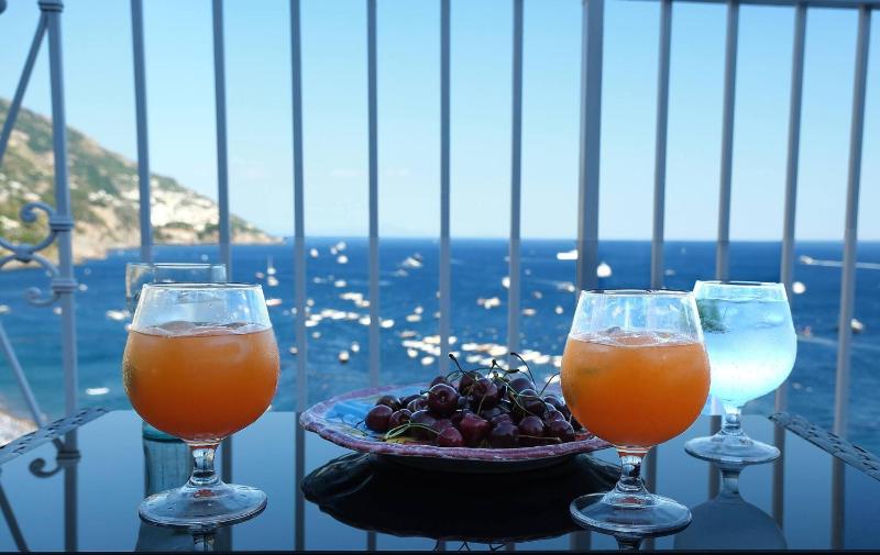 Villa Esclusiva con Vista Panoramica su Positano - image 1