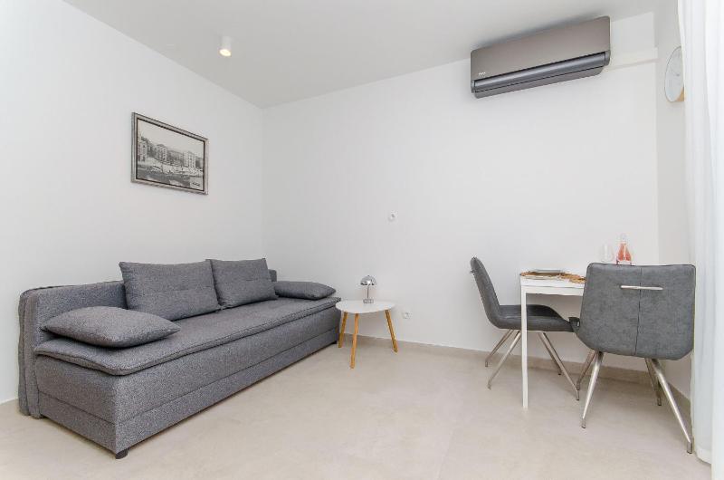 Apartment Beachfront Daria - image 7