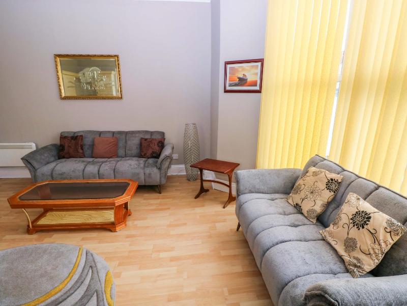 1 Hilton Flats - image 9