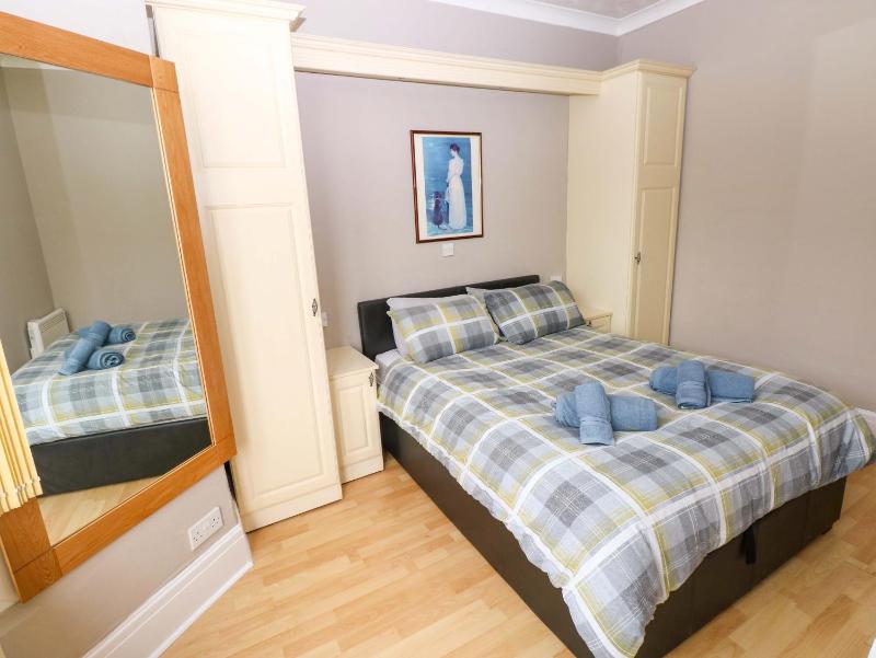 1 Hilton Flats - image 10